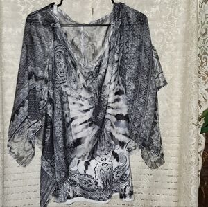 ENERG Elegant Black and White Women's 2pc Top.